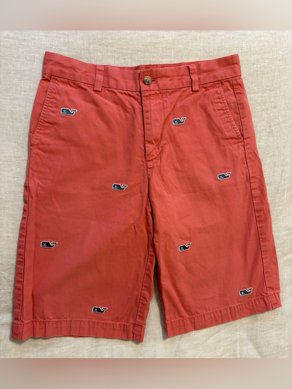 Vineyard Vines Size 14 Youth Coral Salmon All Over Navy Whale Embroidered Shorts - Picture 1 of 3